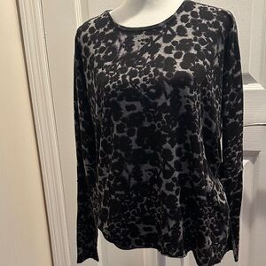 Women’s lightweight sweater by Kokun